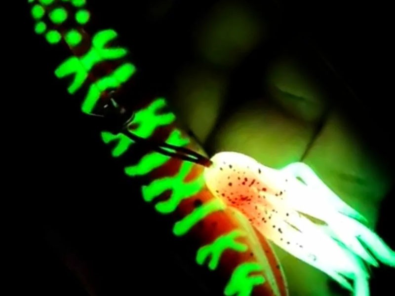 Načtěte obrázek do galerijního prohlížeče, SG Swimsquid Inchiku 9,7cm 150g Blue Pink Glow
